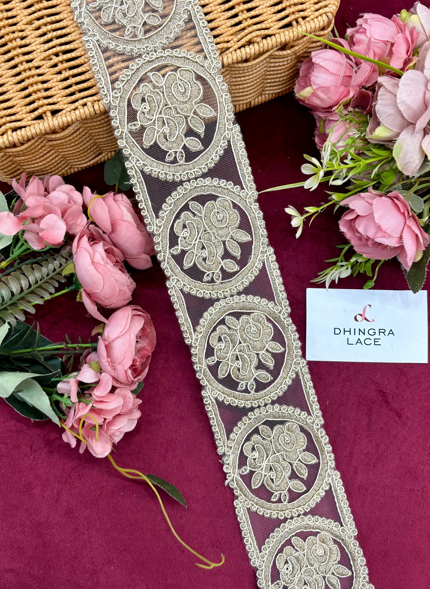 Beautiful Victoria 3 Inches Broad Lace Ivory Light Brown 121024