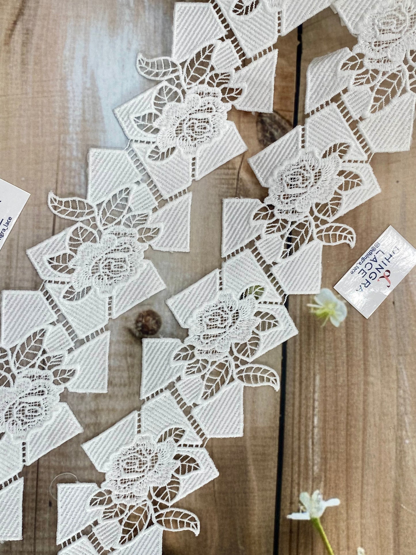 Beautiful Guipure Lace White 020326