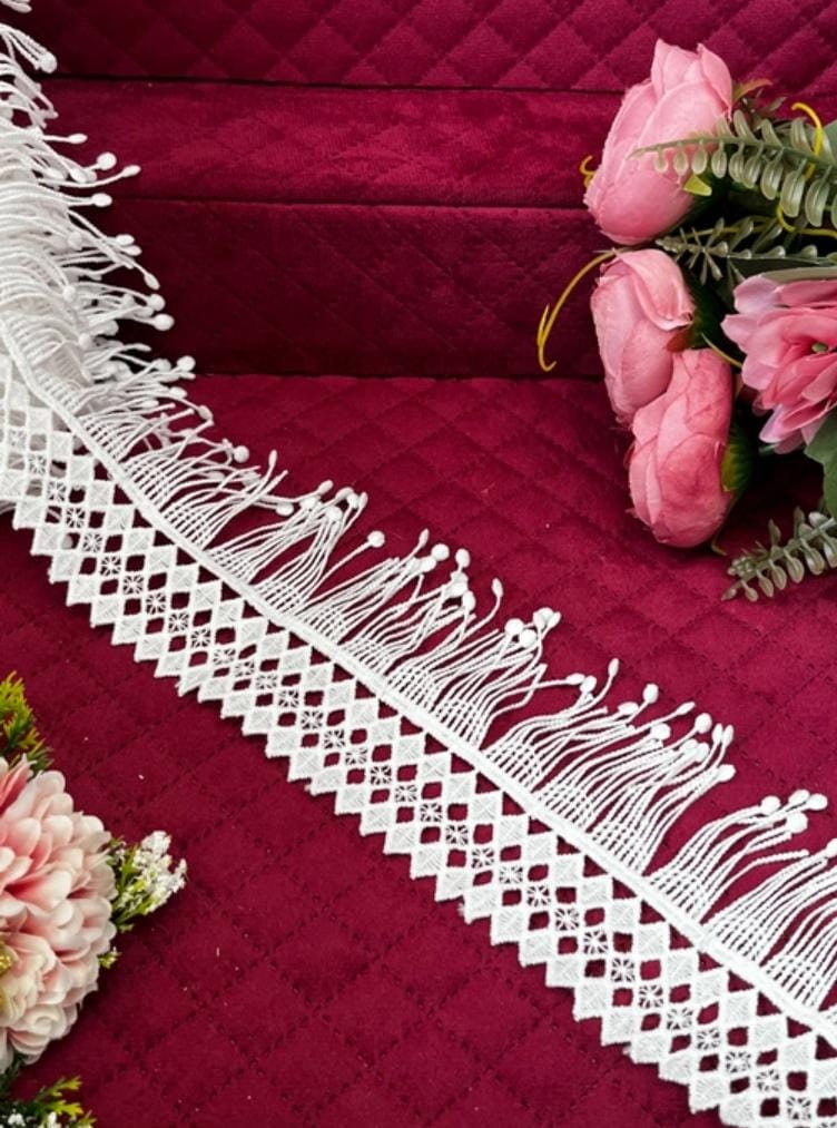 Beautiful White Cotton Fringes Lace 100824 C2