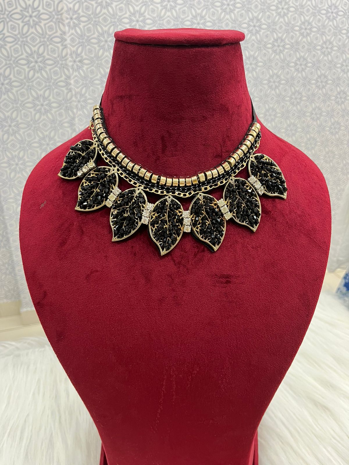 Beautiful Neckline Black Crystal With Gold Chain 080824