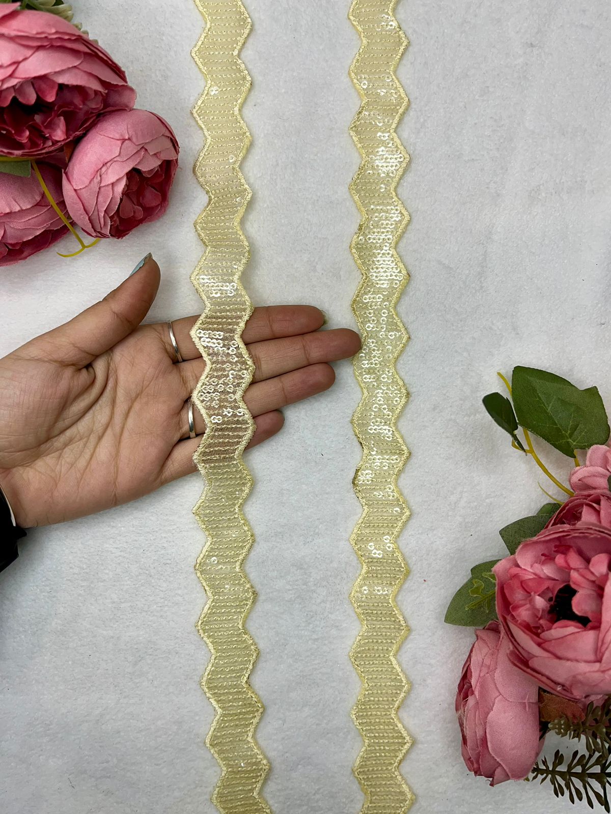 Beautiful Sequence Scallop Lace 240824