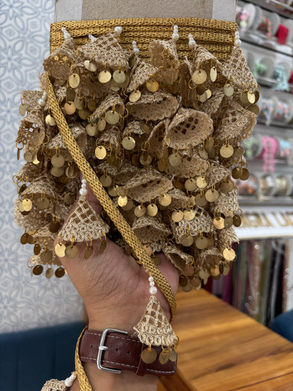 Beautiful Hanging Lace Gold (1 Meter) 280726