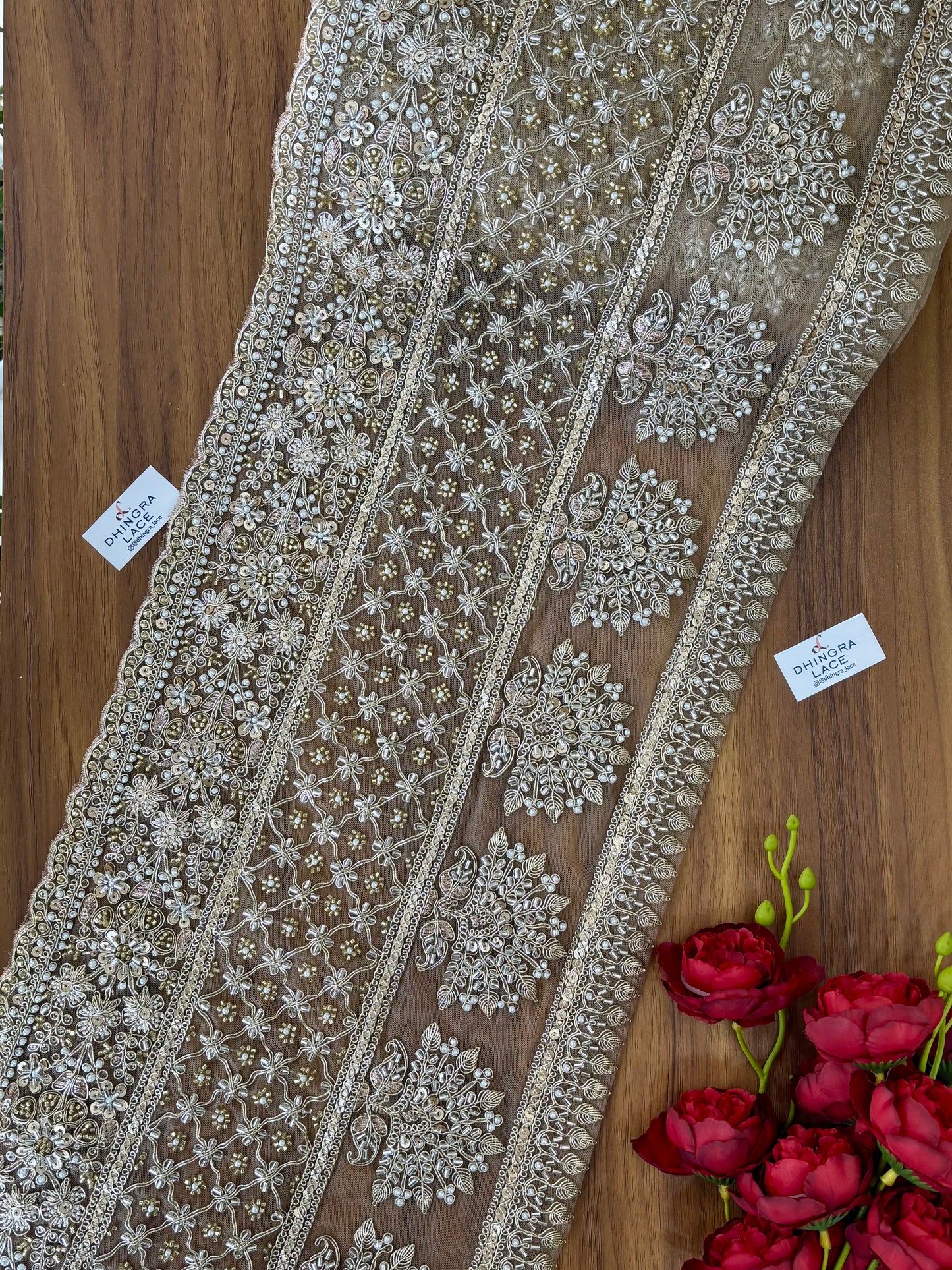 Beautiful Net Based Sequence And Cutpipe Work 13 Inches Broad Border Gold 300126