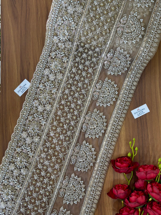 Beautiful Net Based Sequence And Cutpipe Work 13 Inches Broad Border Gold 300126