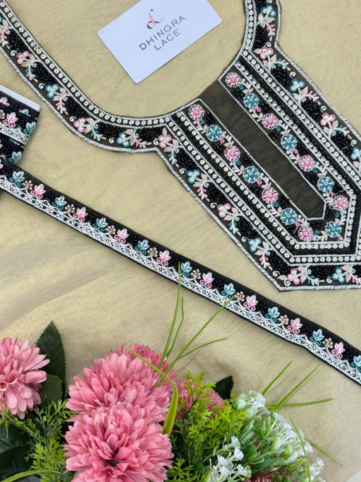 Beautiful Net Based Handwork Neck With 1 Meter Lace 060525
