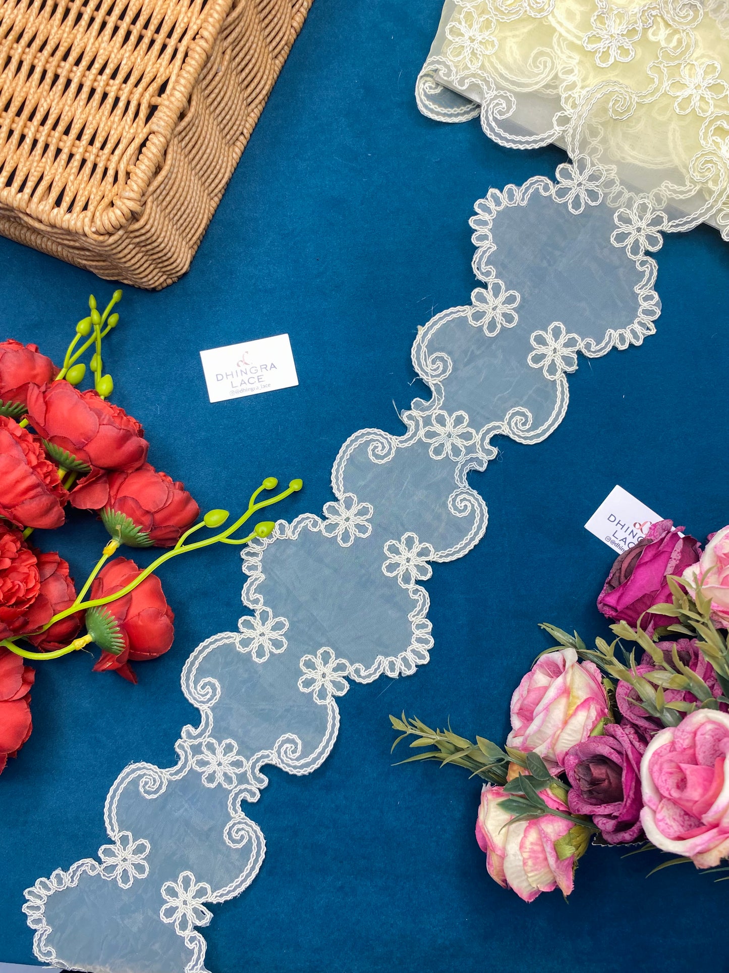 Beautiful Organza Based Scallop Lace (1 Meter) 060626