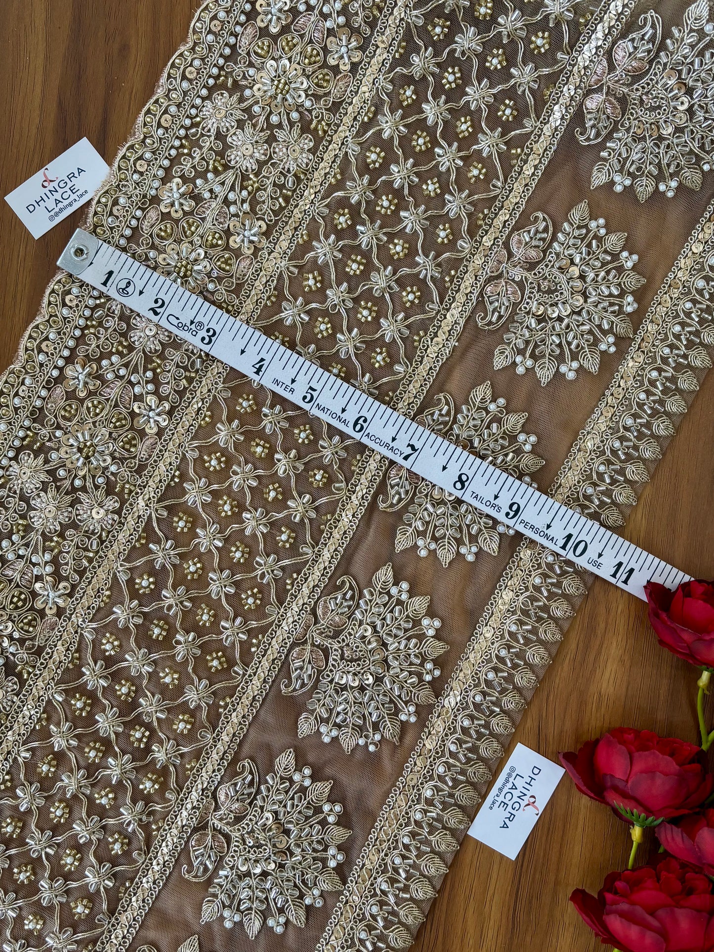 Beautiful Net Based Sequence And Cutpipe Work 13 Inches Broad Border Gold 300126