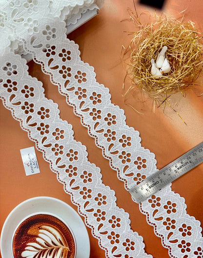 Beautiful Guipure Summer Lace White 3 Yard (2.7 Meters) Medium 060326/120326
