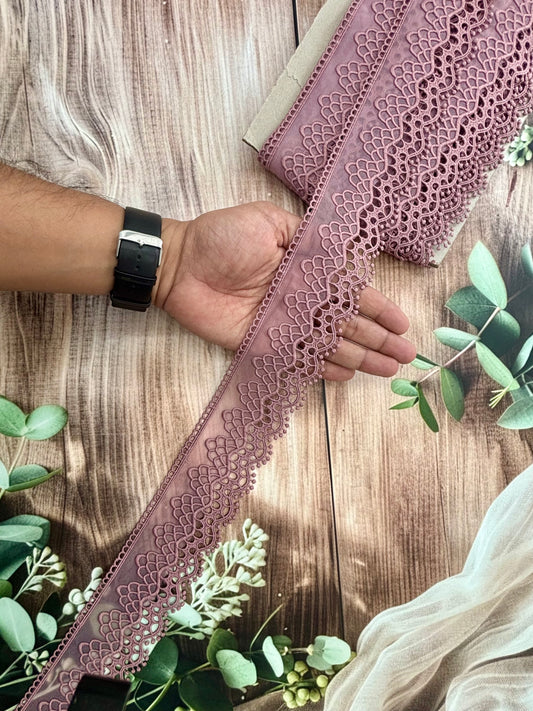 Beautiful Organza Based Scallop Lace Onion (1 Meter) 190226/130726