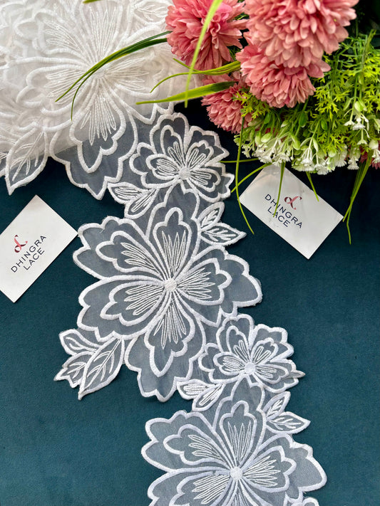 Beautiful Organza Based Flower Lace White 170625