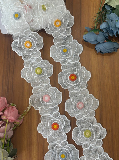 Beautiful Guipure Flower Lace White Medium (14 Flowers In 1 Meter) 310326