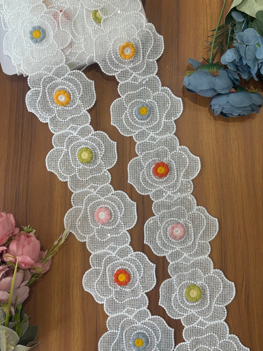 Beautiful Guipure Flower Lace White Medium (14 Flowers In 1 Meter) 310326