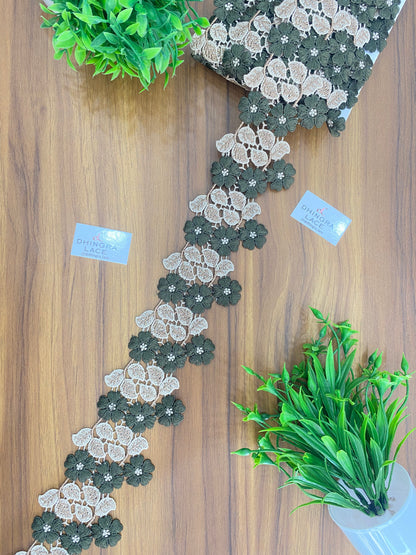Beautiful Guipure Flower Lace (1 Meter) 080626