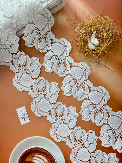 Beautiful Guipure Summer Lace White 3 Yard (1 Meters) Medium 060326/120326