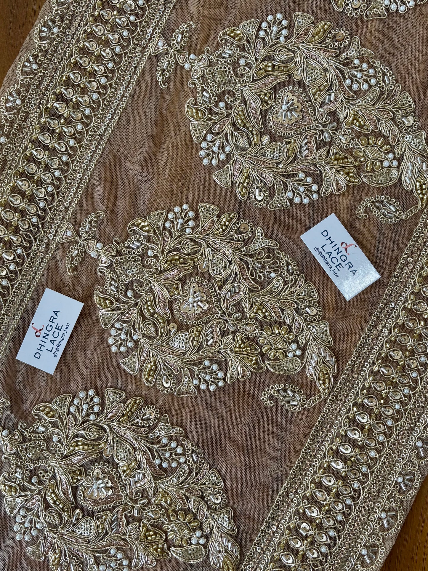 Beautiful Net Based Sequence And Cutpipe Work 13 Inches Broad Border Gold 300126