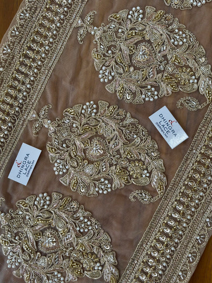 Beautiful Net Based Sequence And Cutpipe Work 13 Inches Broad Border Gold 300126