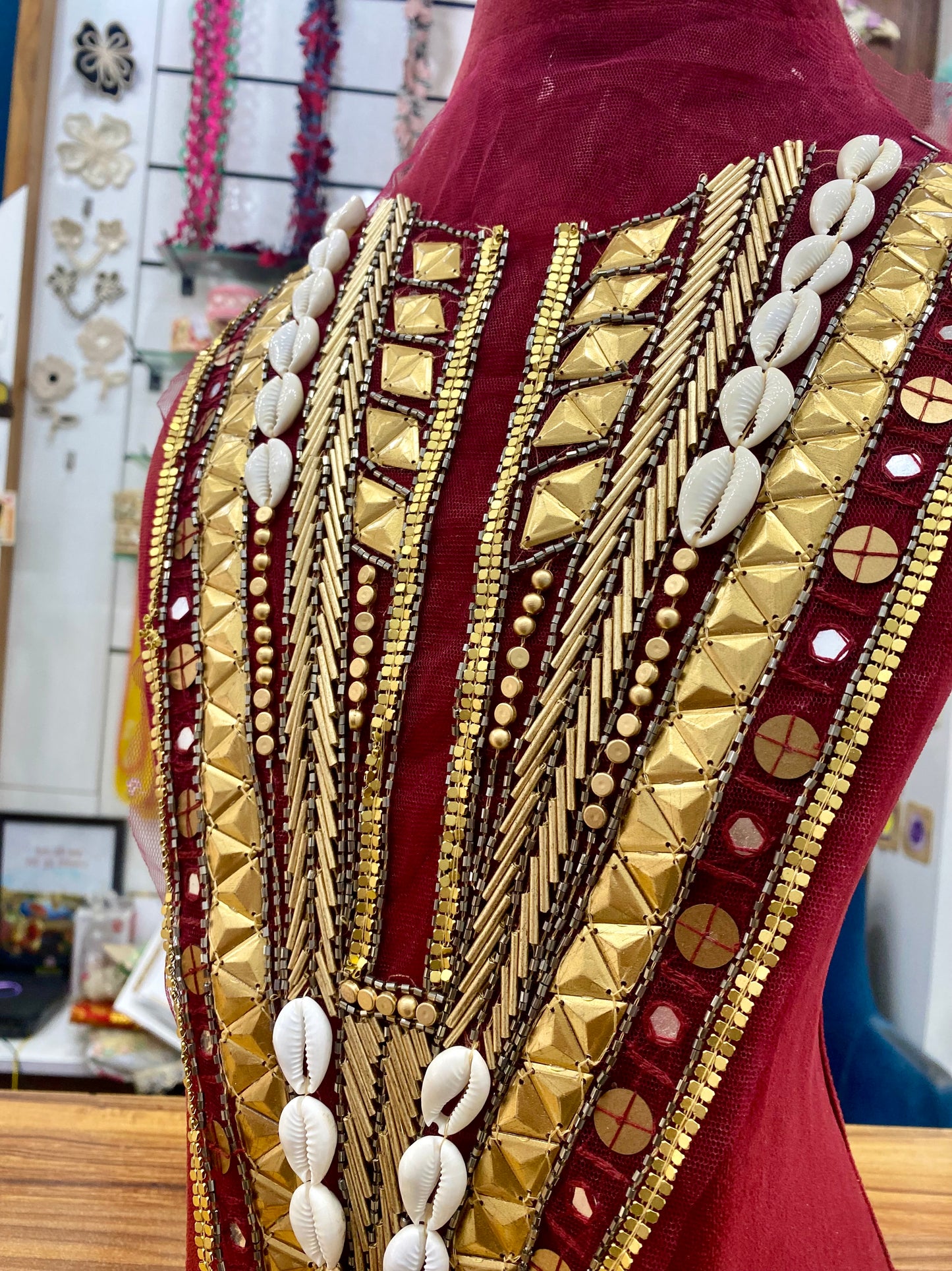 Beautiful Net Based Shells Work Neck L 18 W 11 251225