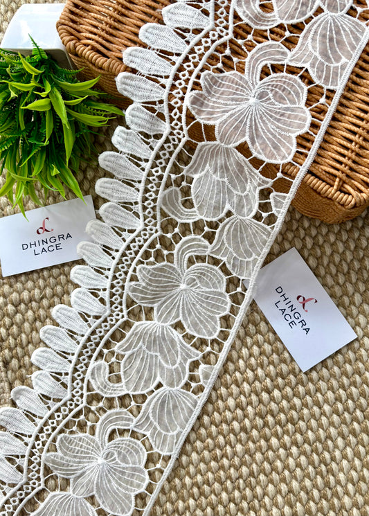 Beautiful White Organza Based 6 Inches Broad Lace 300425
