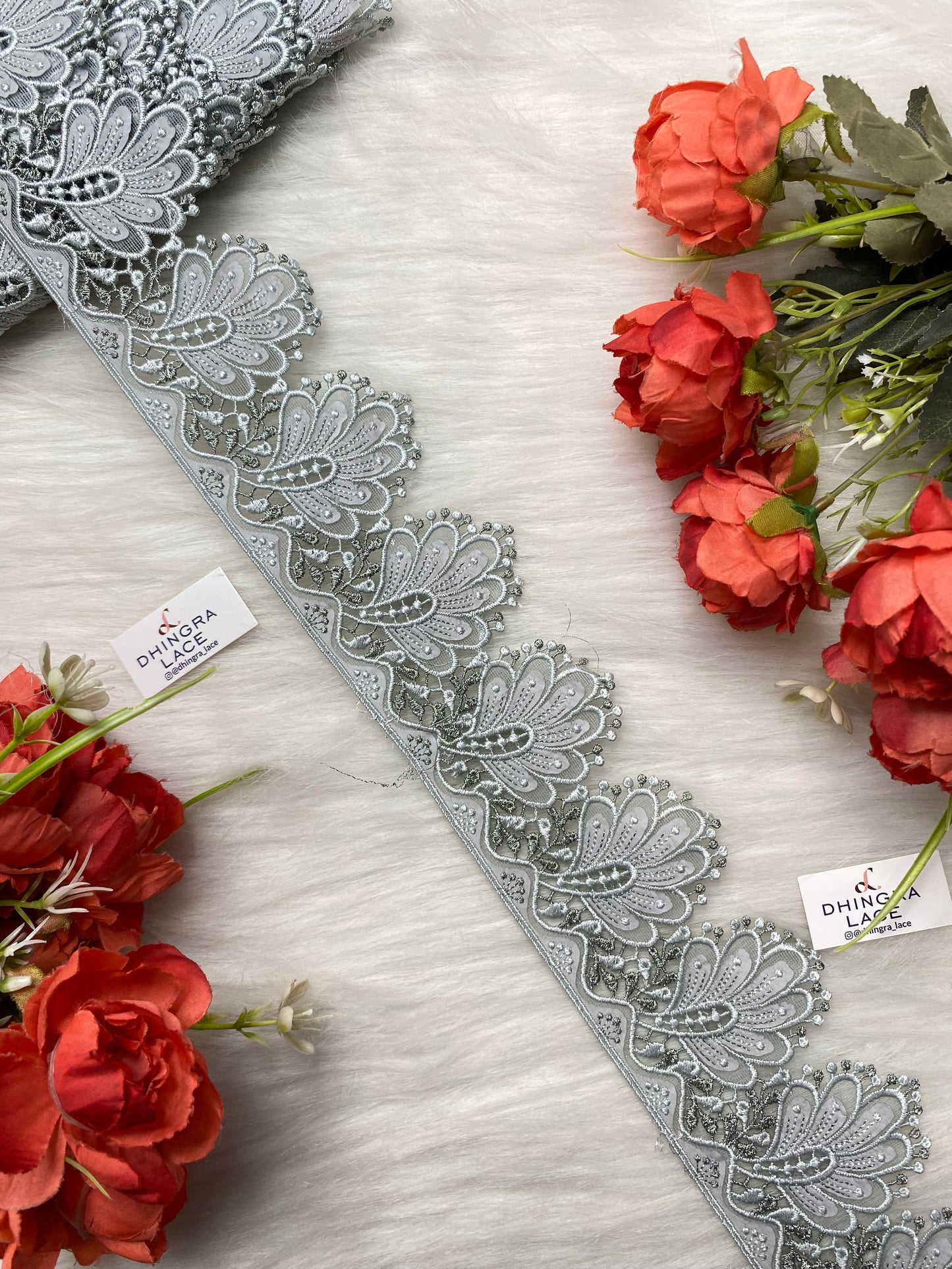 Beautiful Net Based Guipure Laces (1 Meter) 010726