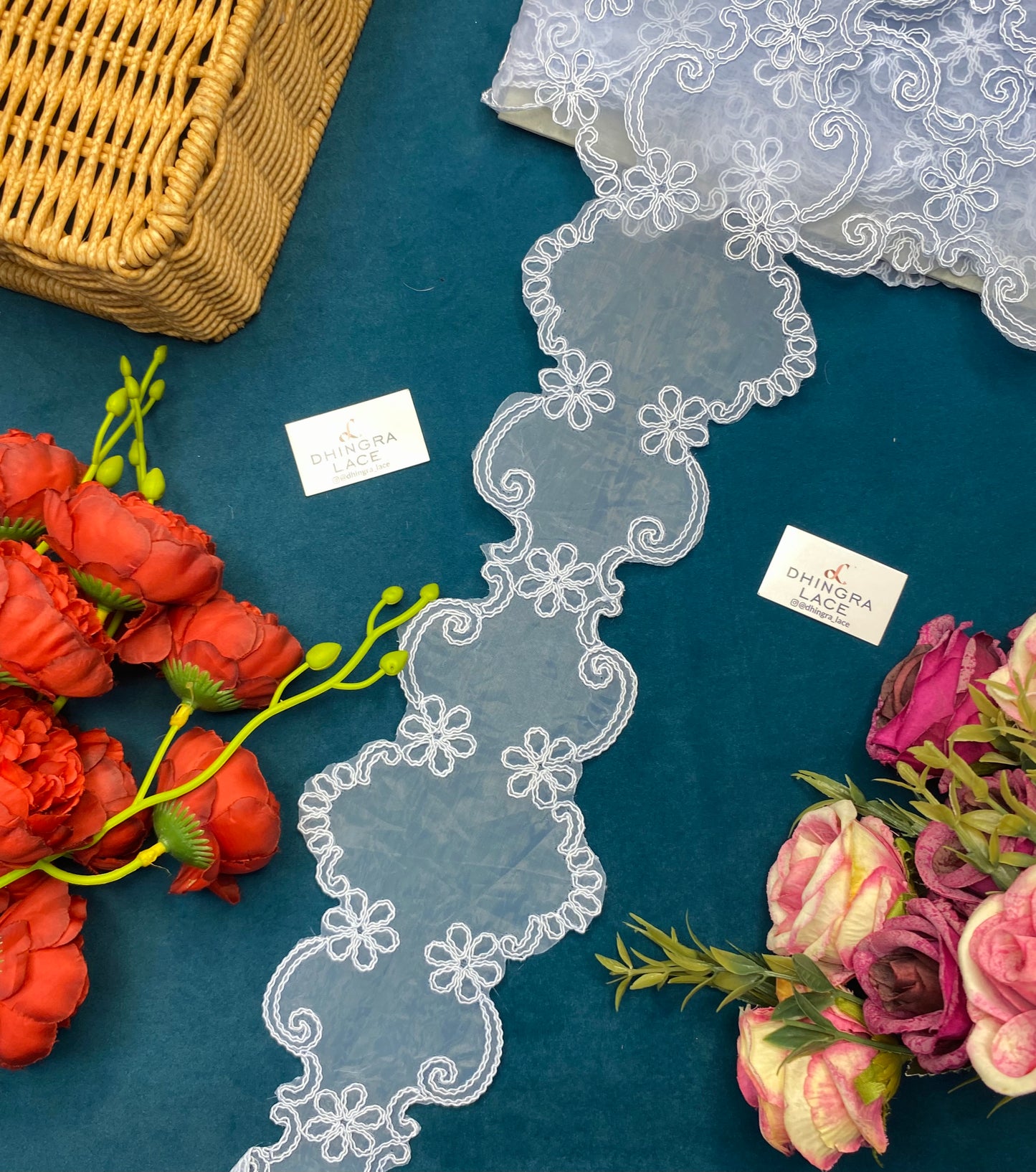 Beautiful Organza Based Scallop Lace (1 Meter) 060626