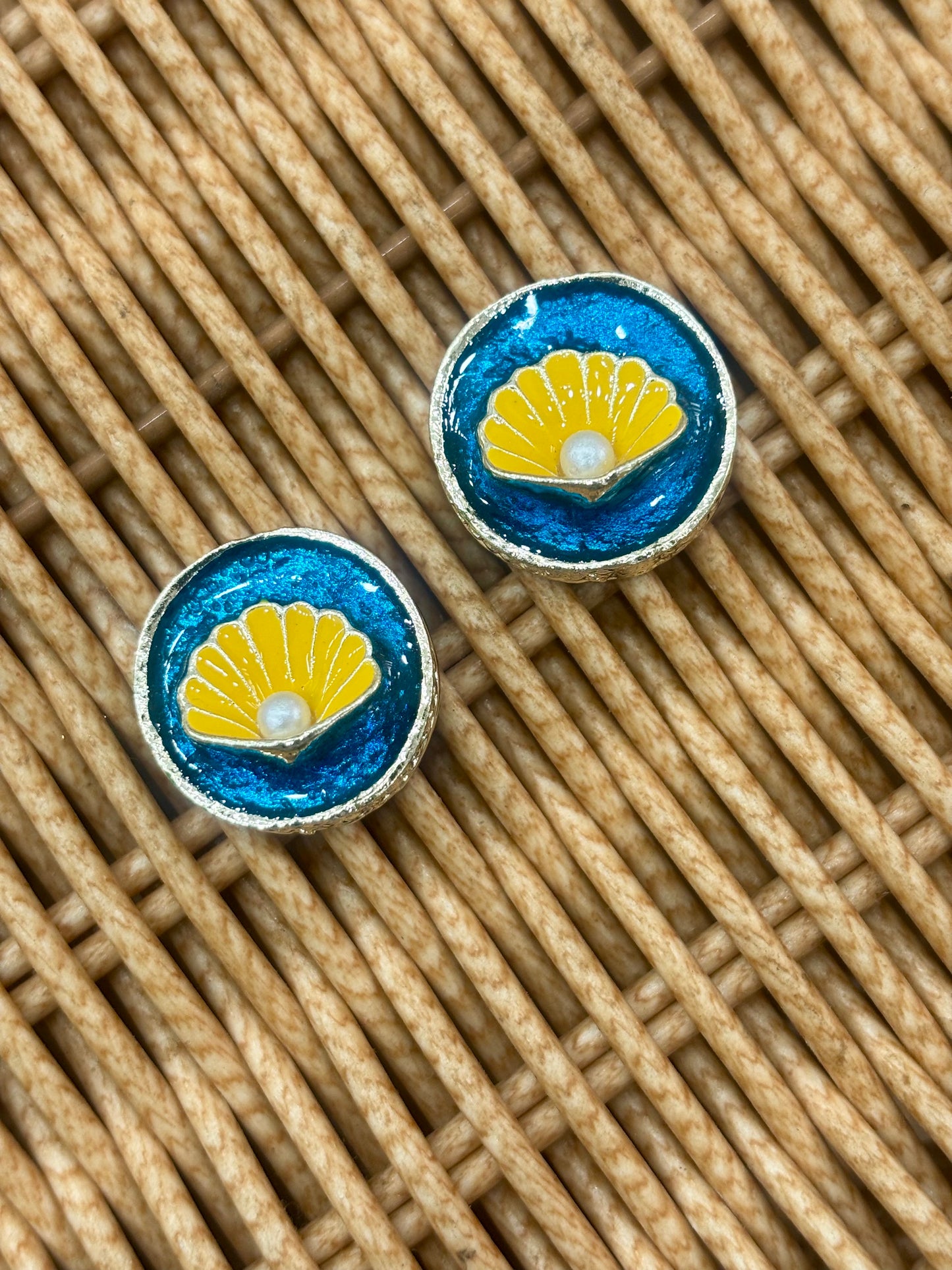 Beautiful Metal Minakari Shell Button (1 Pair 2 piece ) 140626