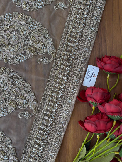 Beautiful Net Based Sequence And Cutpipe Work 13 Inches Broad Border Gold 300126