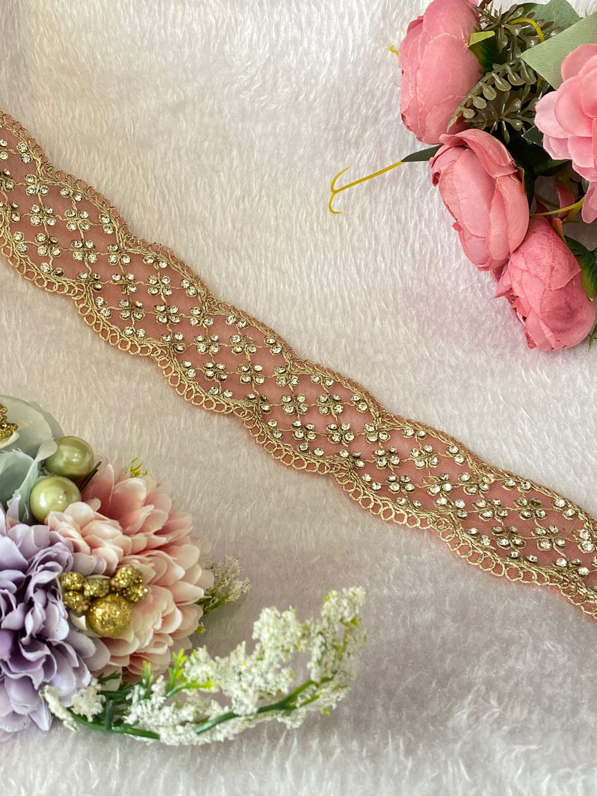 Beautiful Handwork Zarkan Work 1.5 Inches Broad Lace Light pink 130824