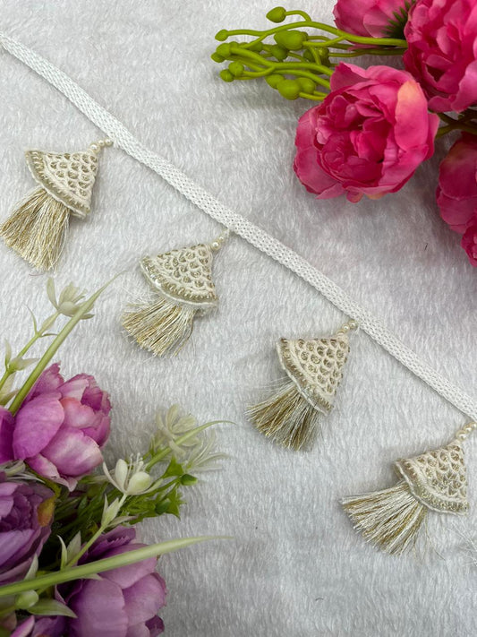 Beautiful Hanging Lace 100824